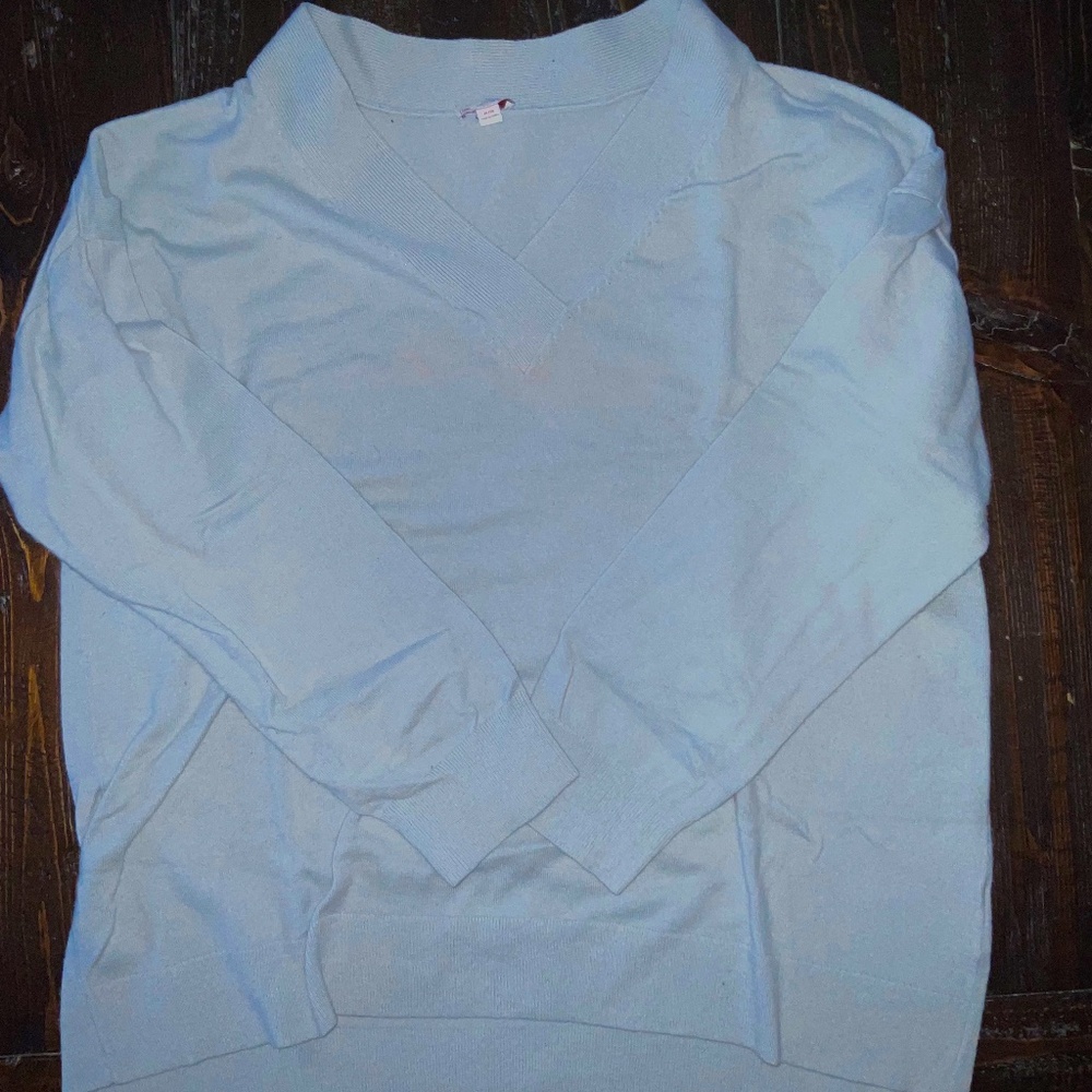 GAP  ●  Mint V-Neck Wool Sweater